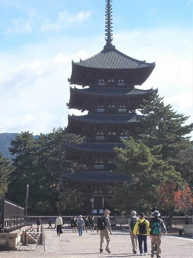 奈良市きたまち散策・興福寺五重塔
