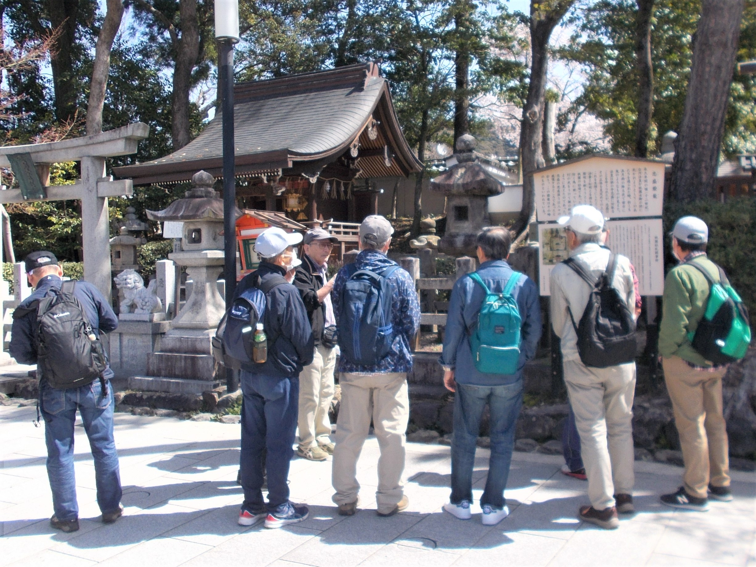 京都・平家の夢の跡巡り・八坂神社・忠盛灯篭
