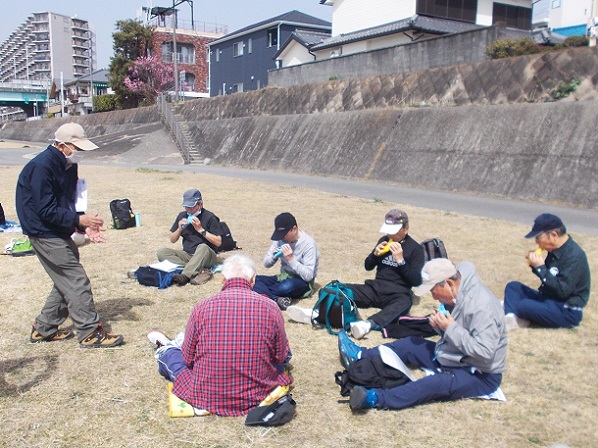 ���ɐ�쉈������E�I�J���i���t