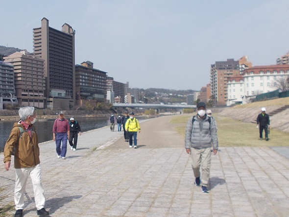 ���ɐ�쉈������E�̑�