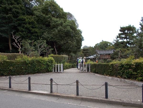 �Îs�E�������Õ��߂���E���_�V�c��