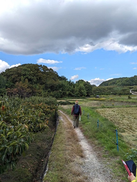 �R�̕ӂ̓��E�c��ړ�