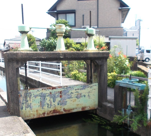 �q�~�s���a�W